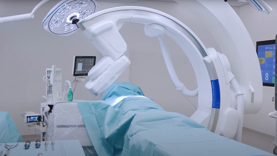 Flexibilidad en el quirófano híbrido: Philips Azurion con FlexArm