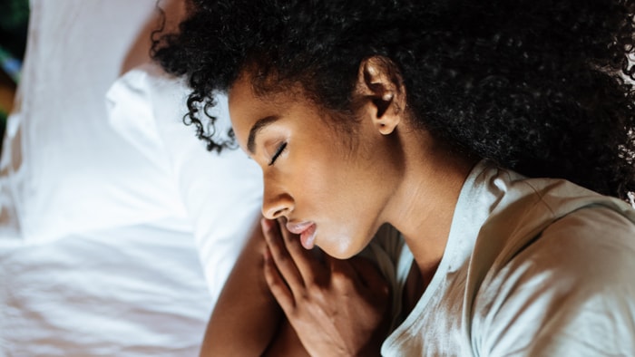 La verdad detrás de 8 mitos erróneos sobre el sueño