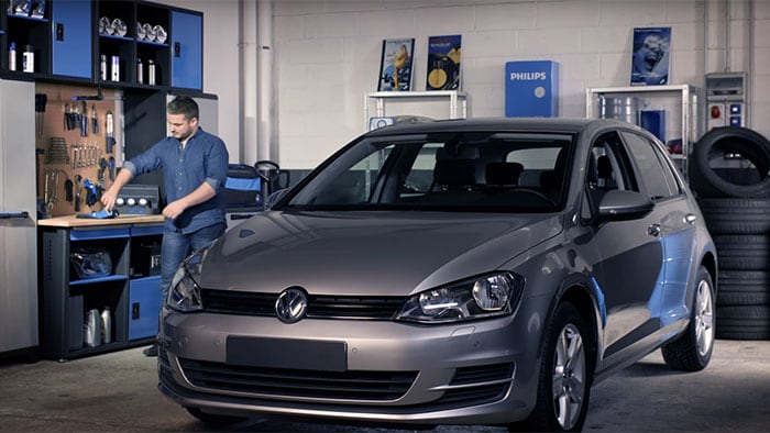 Cómo sustituir las bombillas de los faros de tu Volkswagen Golf VII