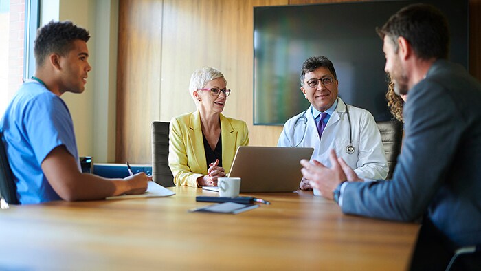 Trabajando en equipo para promover la equidad en salud