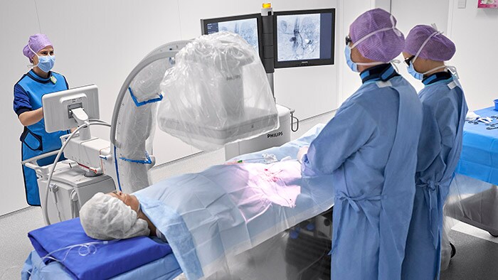 Philips integra la IA y el mapeo 3D en su arco en C móvil Zenition para mejorar los tratamientos endovasculares 