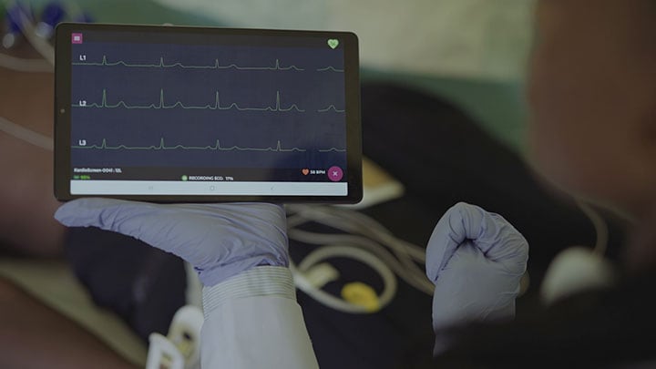 El papel fundamental de la ecografía móvil para mejorar la atención cardiaca en entornos desatendidos
