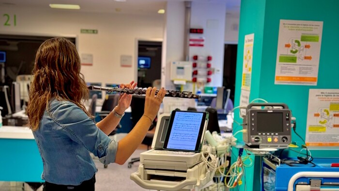 Alarmas más amigables y musicoterapia para humanizar la UCI del HUCA