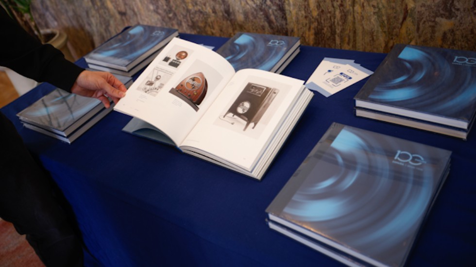 philips centenary book in spain